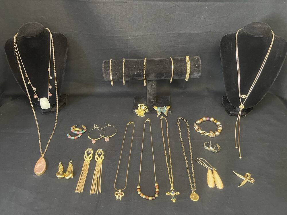 Vintage To Now Gold tone Jewelry Lot Necklace Bracelet Earrings Brooch - Picture 1 of 11